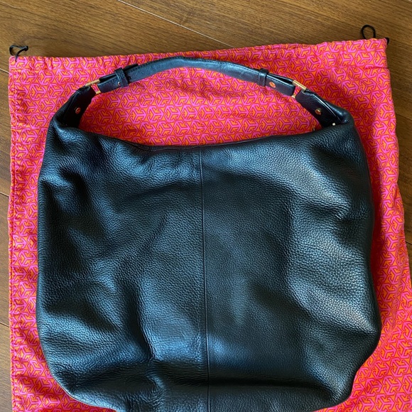 [Tory Burch] Amanda Black Leather Hobo Bag - Picture 2 of 9